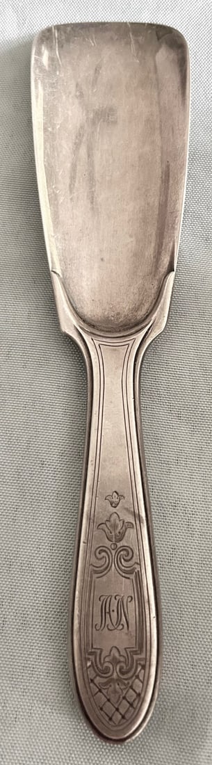 Tiffany & Co. Makers Sterling Silver Shoe Horn: Tiffany & Co. Makers Sterling Silver Shoe Horn, marked / reads "Tiffany & Co. Makers / Sterling / 21610 D M", condition as seen in photos provided