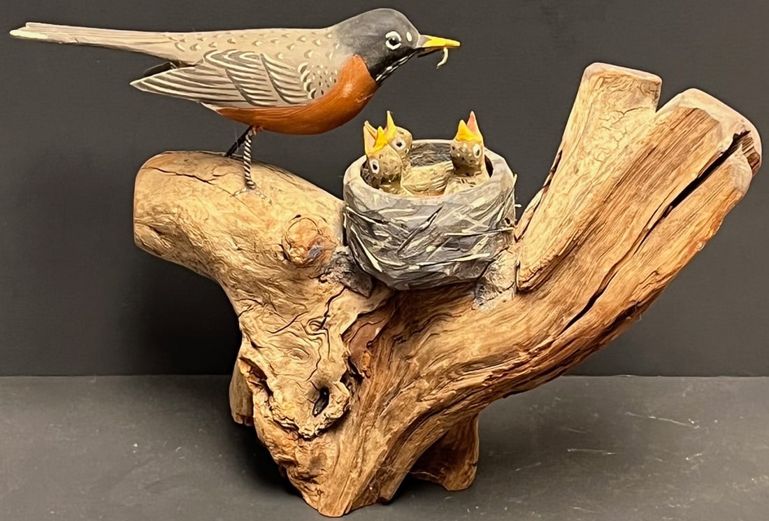 Del Higgins Hand-Carved Bird & Nest Driftwood Sculpture – Maine Folk Art: Del Higgins Hand-Carved Bird (Robin) & Nest Driftwood Sculpture – Maine Folk Art, Charming hand-carved folk art study of a mother bird feeding her nestlings, mounted on a natural driftwood base. Car