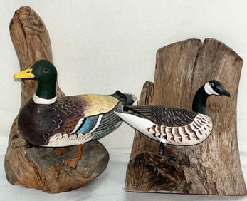 Two Del Higgins (Dexter, Maine) hand-carved and painted bird sculptures on driftwood - Folk Art