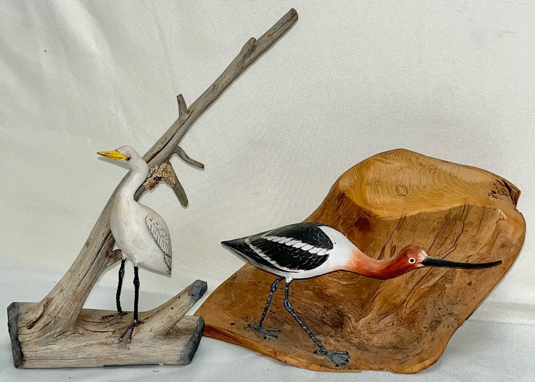 Two Del Higgins (Dexter, Maine) hand-carved and painted bird sculptures on driftwood - Folk Art: Two Del Higgins (Dexter, Maine) hand-carved and painted bird sculptures on driftwood - Cranes, Folk Art, These whimsical folk art carvings are made from naturally weathered wood with hand-carved bird
