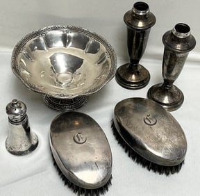 Sterling silver lot including 6 pieces - Weighted compote and 3 salt / peppers, Pr. Sterling brushes