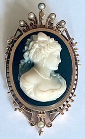 Exceptional Victorian 14K Gold High-Relief Hardstone Cameo Mourning Brooch / Pendant, Pearls, c.