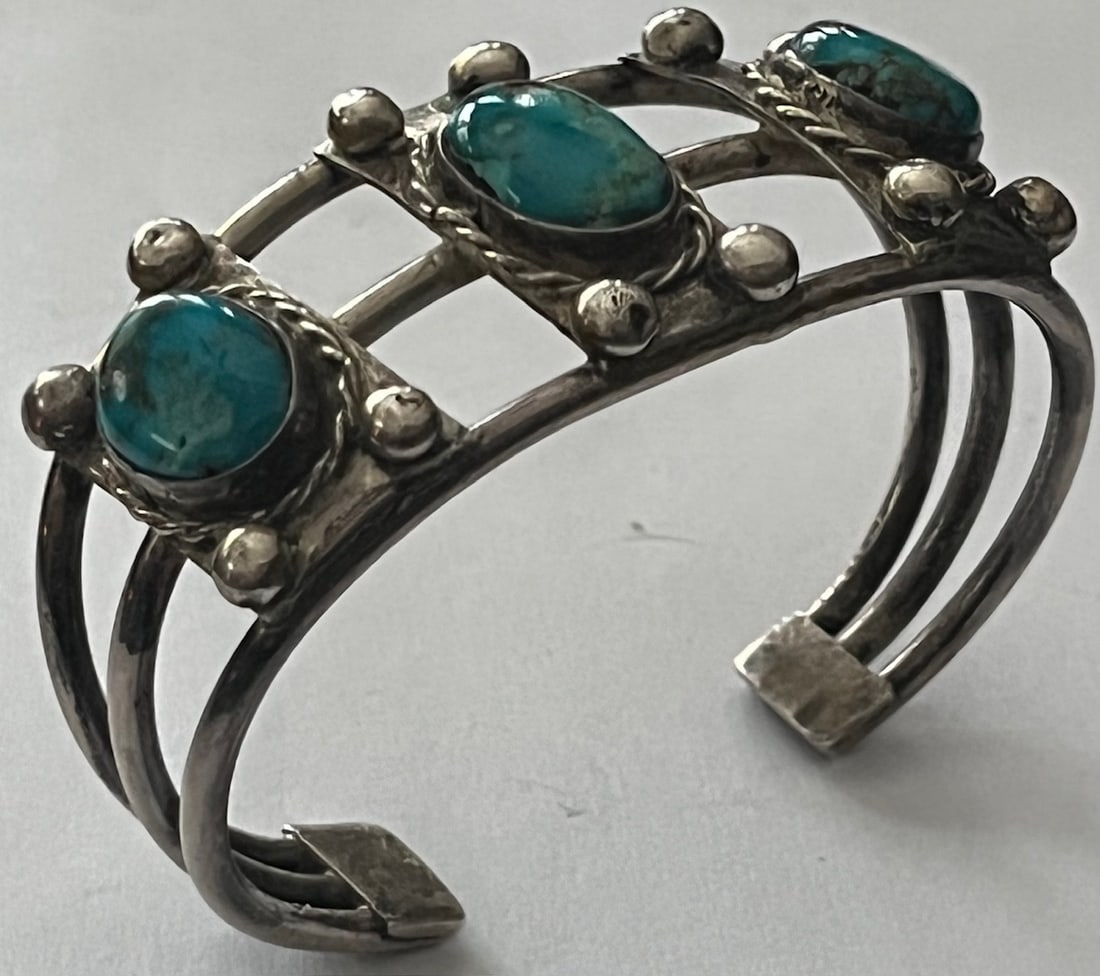 Vintage Navajo Sterling Silver Triple-Bar Cuff Bracelet with Three Turquoise Cabochons: Vintage Navajo Sterling Silver Triple-Bar Cuff Bracelet with Three Turquoise Cabochons, vintage Navajo sterling silver cuff bracelet features a bold triple-bar construction and three vibrant oval turq