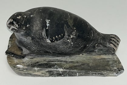 Inuit Carved Soapstone Seal Figure on Ice Floe Base – Vintage Hand-Carved Sculpture