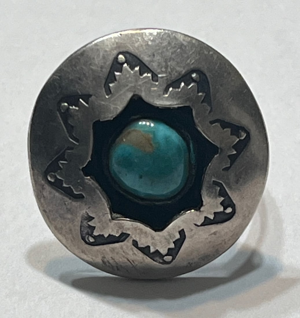 Vintage Native American Navajo Sterling Silver Turquoise Shadow Box Ring, Size 5: Vintage Native American Navajo Sterling Silver Turquoise Shadow Box Ring, vintage Native American Navajo shadow box ring crafted in sterling silver and set with a natural turquoise cabochon. The ring