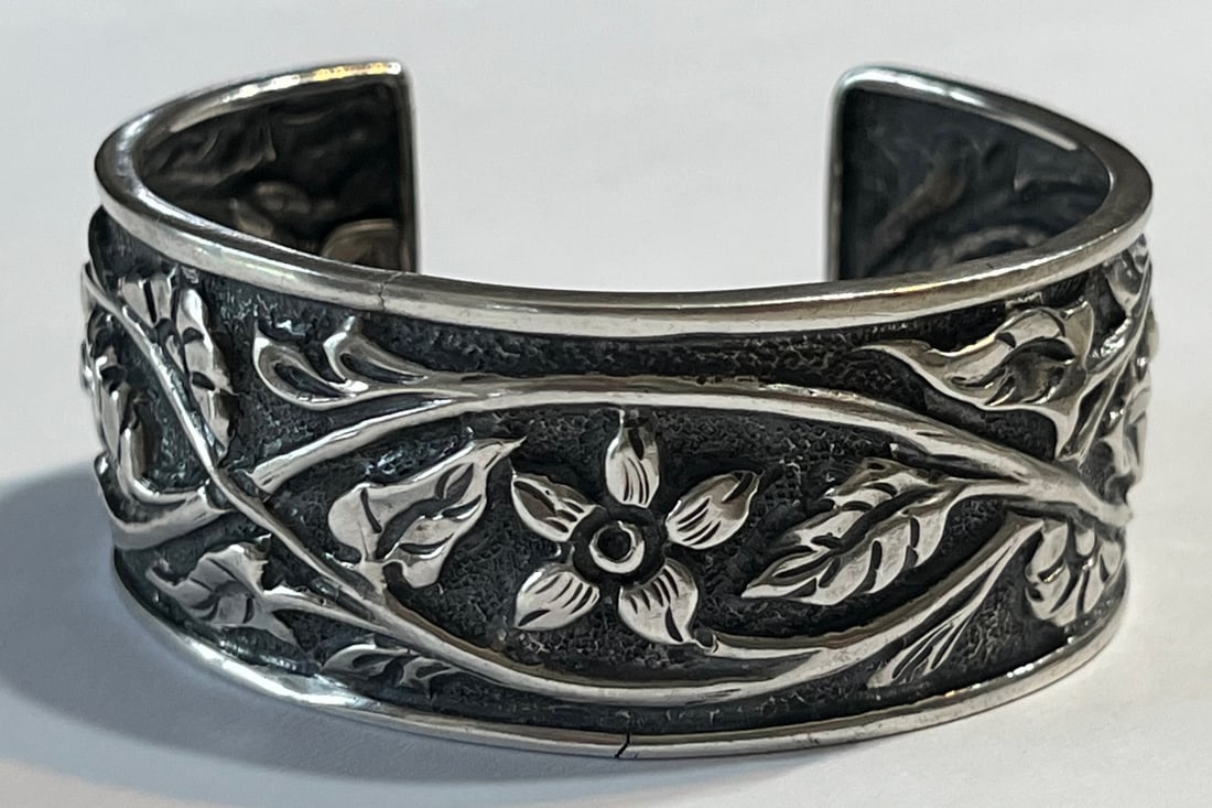 Silpada Heavy Sterling Silver Floral Cuff Bracelet – Wide Oxidized Vine & Flower Design – 925,: Silpada Heavy Sterling Silver Floral Cuff Bracelet – Wide Oxidized Vine & Flower Design – 925, 39.59 GRAMS, Authentic Silpada sterling silver cuff bracelet, featuring the brand’s signature b