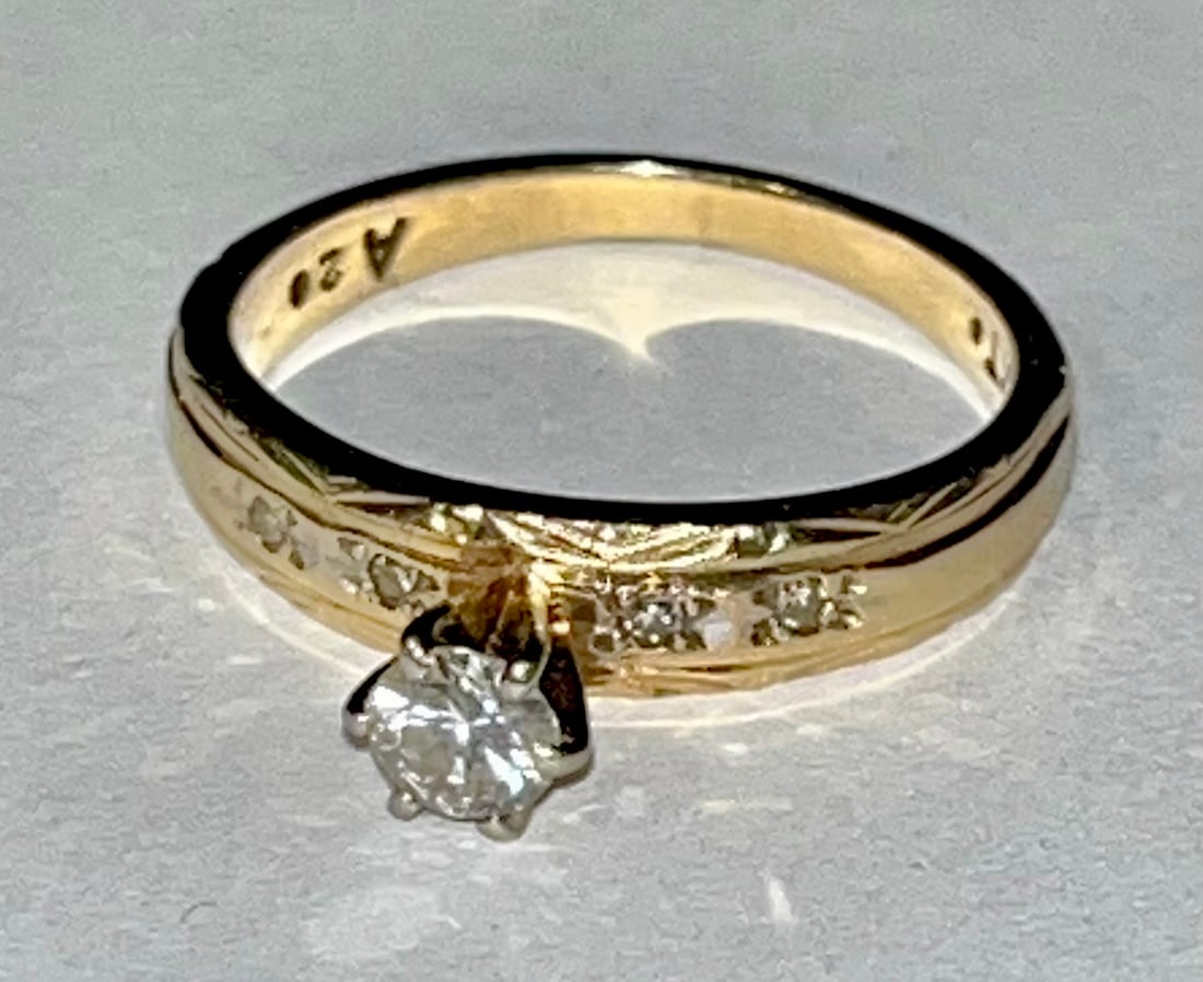 Vintage 14K Gold Diamond Solitaire Engagement Ring With Diamond Accents, Size 4.5, 2.31 grams: Vintage 14K Gold Diamond Solitaire Engagement Ring With Diamond Accents, Size 4.5, 2.31 grams, Beautiful vintage 14K yellow gold diamond solitaire engagement ring featuring a classic raised round bril