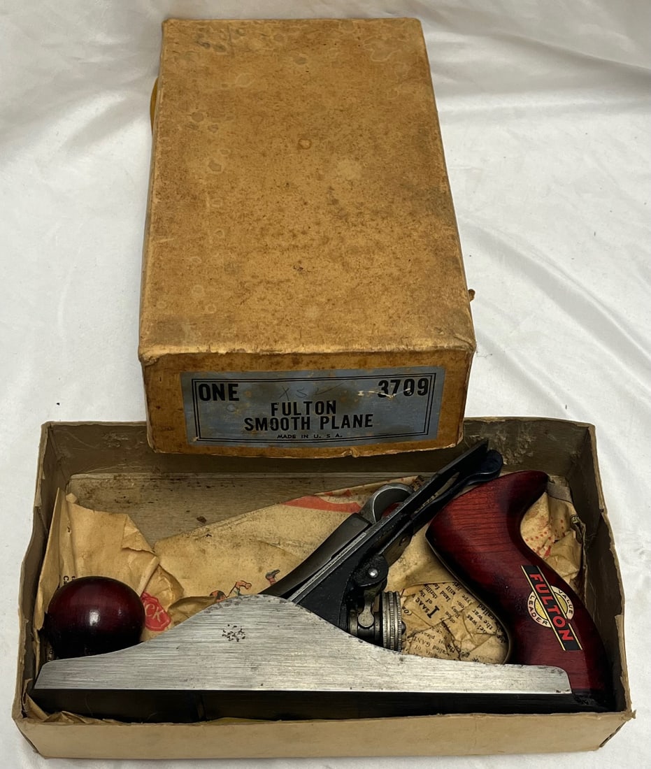 Vintage Fulton No. 3709 Smooth Bench Plane in Original Box, “Fulton Value Leader”: Vintage Fulton No. 3709 Smooth Bench Plane in Original Box, “Fulton Value Leader” Woodworking Hand Plane, APPEARS TO BE UNUSED, Vintage Fulton Smooth Plane No. 3709, made in the USA and so