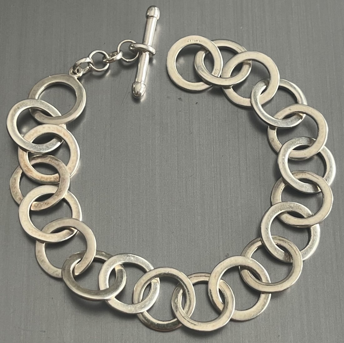 Vintage Sterling Silver Toggle Bracelet 925 Canada Heavy Modernist Circle Link 22.5 GRAMS: Vintage Sterling Silver Toggle Bracelet 925 Canada Heavy Modernist Circle Link 22.5 GRAMS, 14.47 DWT (PENNY WEIGHT), Striking vintage sterling silver bracelet featuring bold, interlocking circular lin