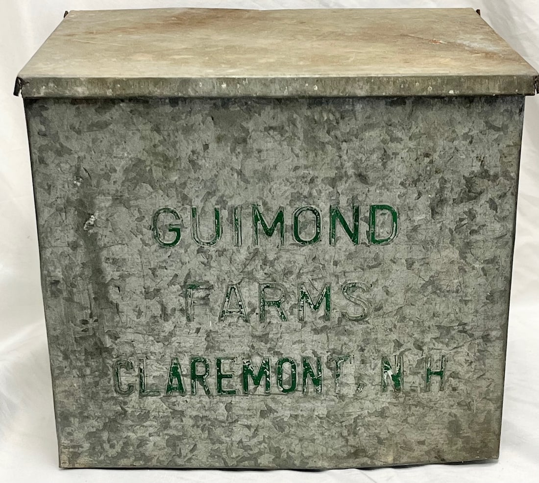 Vintage Galvanized Metal Farm Storage / Milk Box with Lid – GUIMOND FARMS Claremont NH –: Vintage Galvanized Metal Farm Storage / Milk Box with Lid – GUIMOND FARMS Claremont NH – Industrial Primitive, Authentic vintage galvanized metal milk box / storage bin from Guimond Farms,