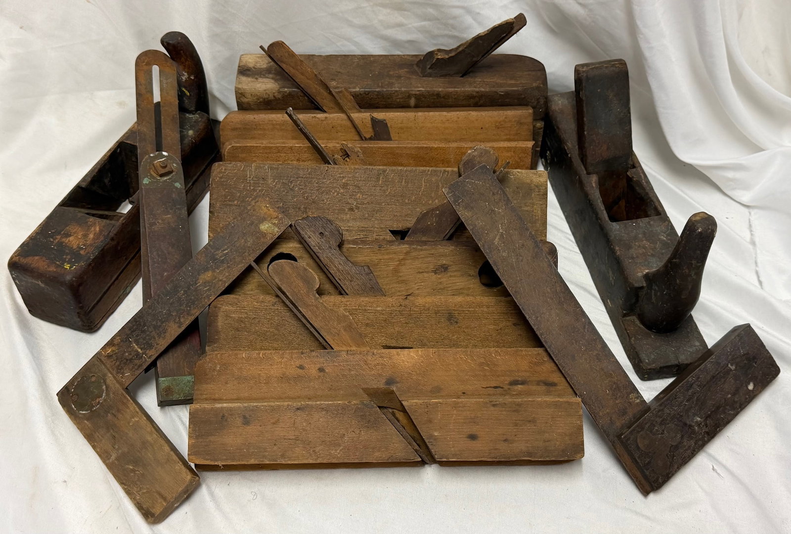Antique Wooden Molding Planes & Carpentry Tools Lot – Ohio Tool Co, Mass & Others 19th Century (1 of 12)