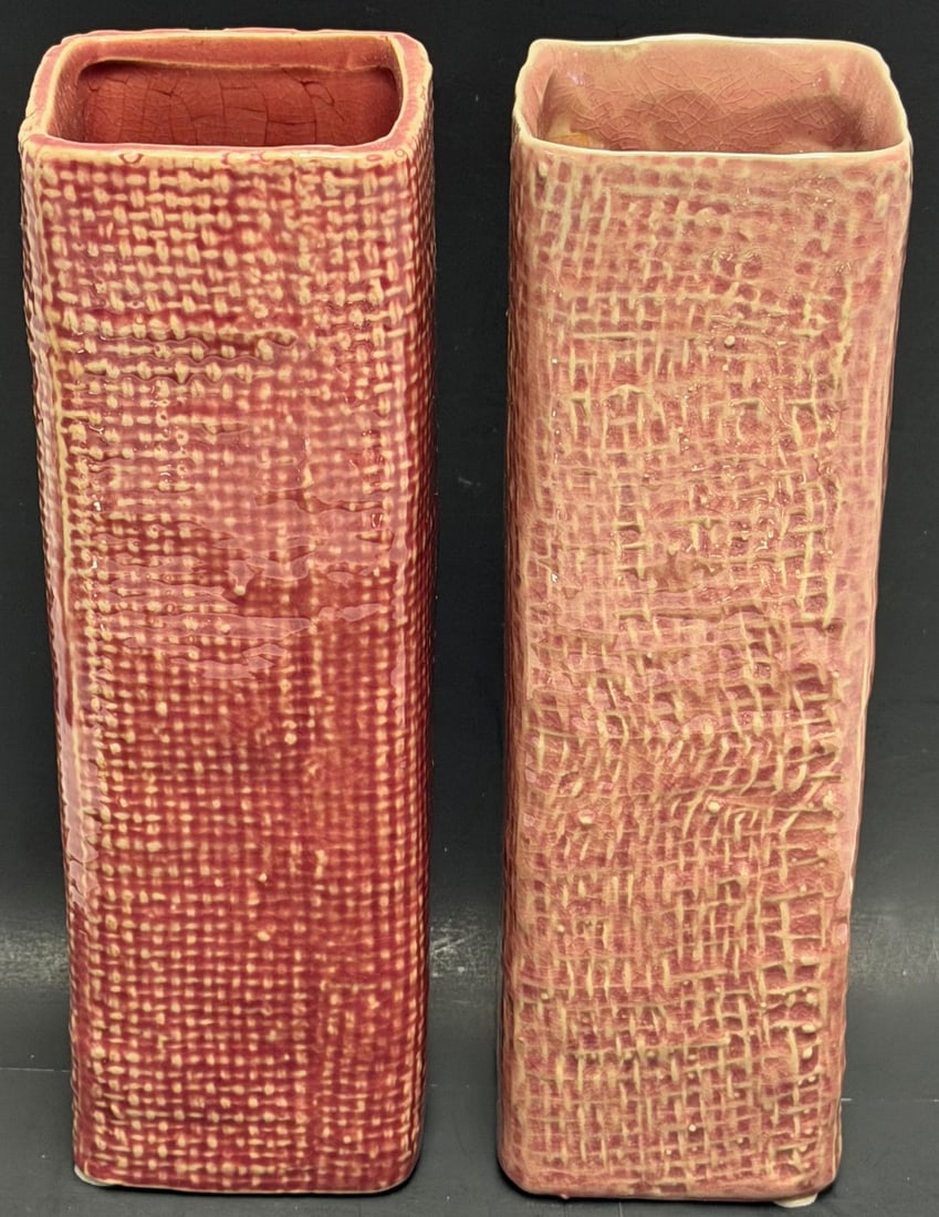 Pair Mid-Century Modern Shawnee Style Burlap Textured Rectangular Ceramic Vases, Pink Mauve Drip: Pair Mid-Century Modern Shawnee Style Burlap Textured Rectangular Ceramic Vases, Pink Mauve Drip Glaze ; Mid-century studio pottery in the Shawnee Burlap style; Striking pair of mid-century modern cer