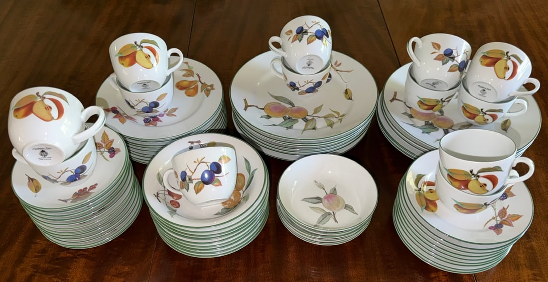 71 Pc Royal Worcester Evesham Vale Porcelain Dinnerware Set, England (1 of 5)
