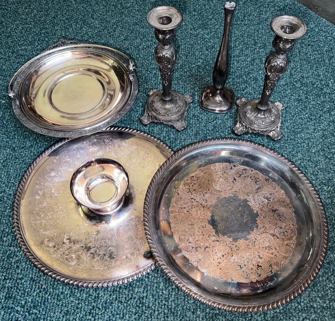 Vintage Silverplate Serving Lot, Wm. Rogers, Pair Candlesticks, Trays & Basket (1 of 8)
