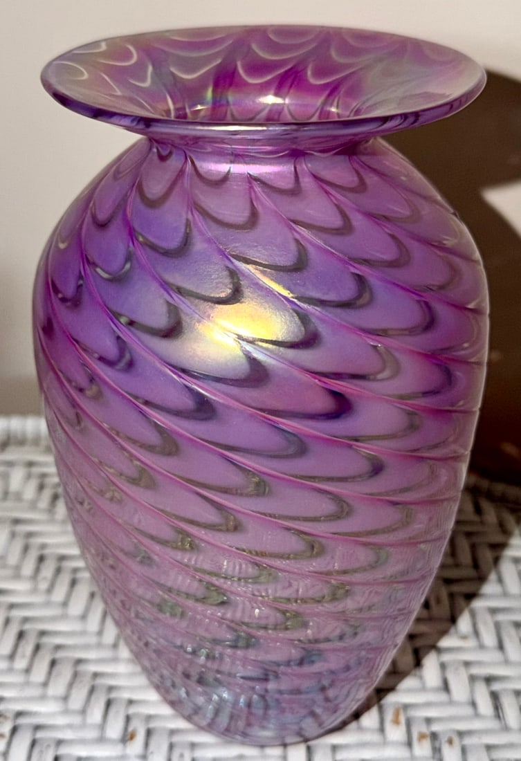 Glass Eye Studio 1987 Iridescent Purple Pulled Feather Art Glass Vase (1 of 9)