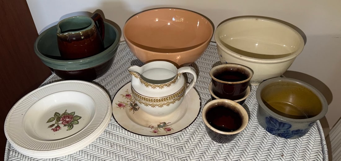 Mixed Antique & Vintage Pottery Group incl. Wedgwood Moss Rose, Stoneware & Bowls (1 of 7)