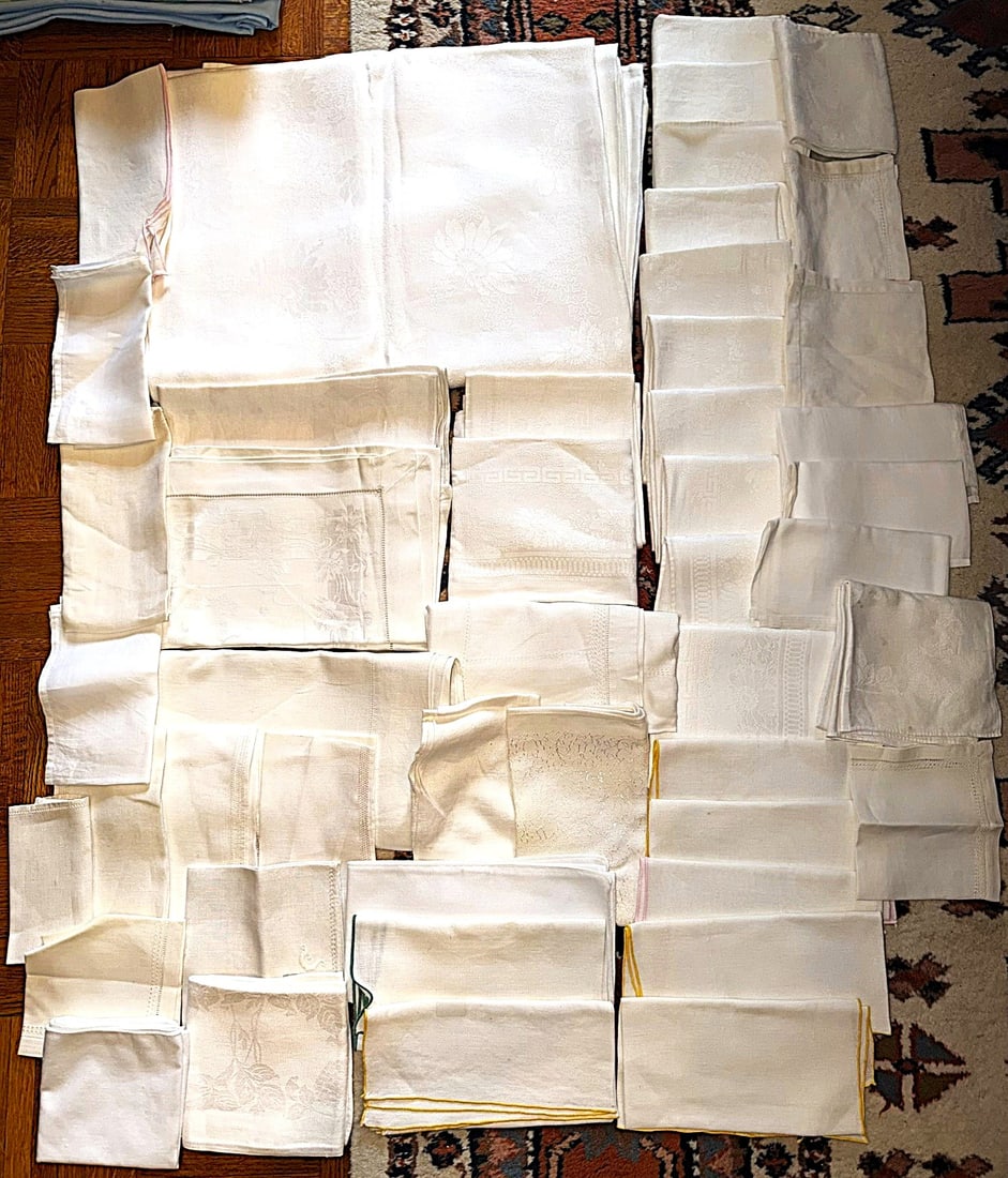 Large 47-Piece Group of Vintage White Damask & Linen Table Linens (1 of 6)