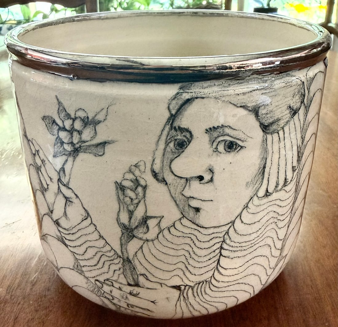 Mary Lou Higgins 1977 Studio Pottery Jardinier / Ice Bucket, Figural & Floral Silver Luster (1 of 15)