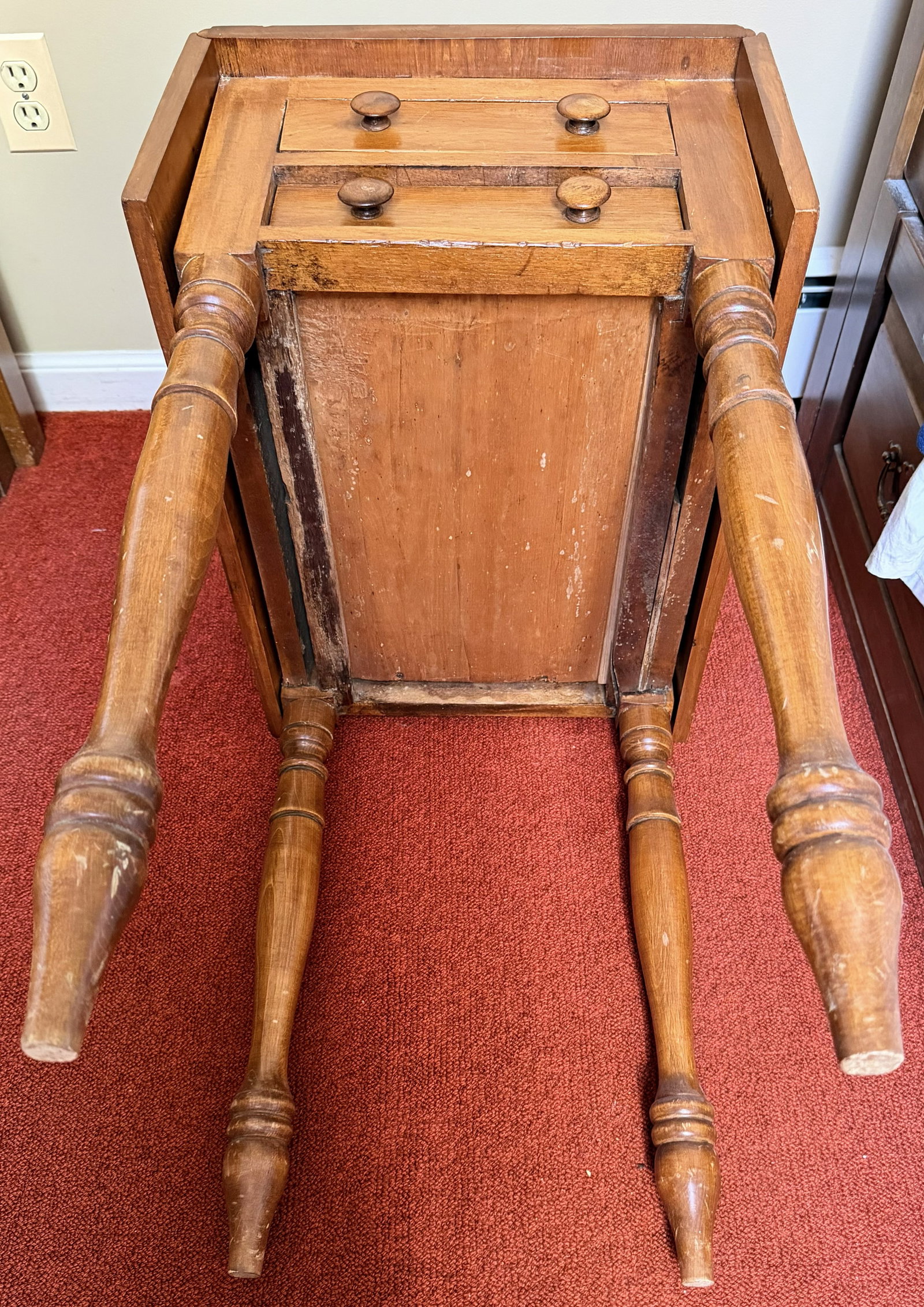 19th C. American Sheraton 2 Drawer Drop-Leaf Work Table - 7