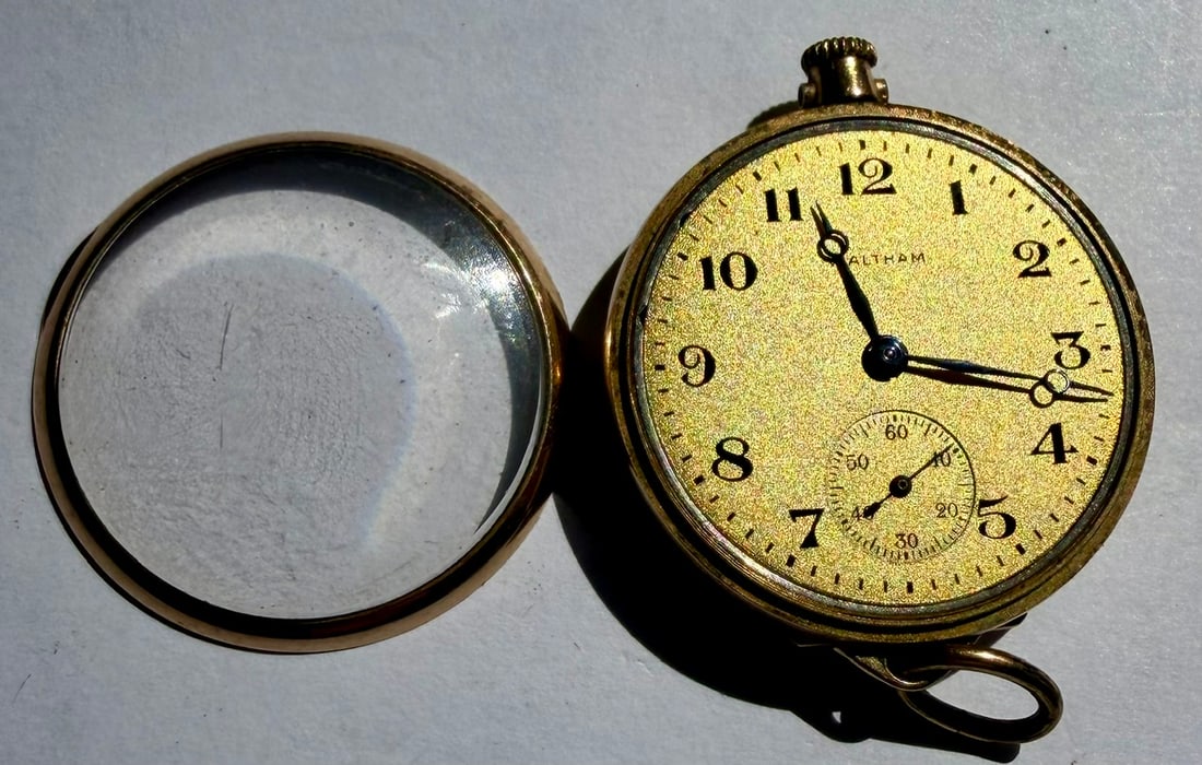 Antique Waltham Sapphire 6/0 15-Jewel Pocket Watch B&B Royal Gold-Filled Case: Antique American Waltham Watch Co. small-size pocket or pendant watch, dating to the early 20th century. The gilt dial is signed Waltham and features black Arabic numerals, blued-steel hands and