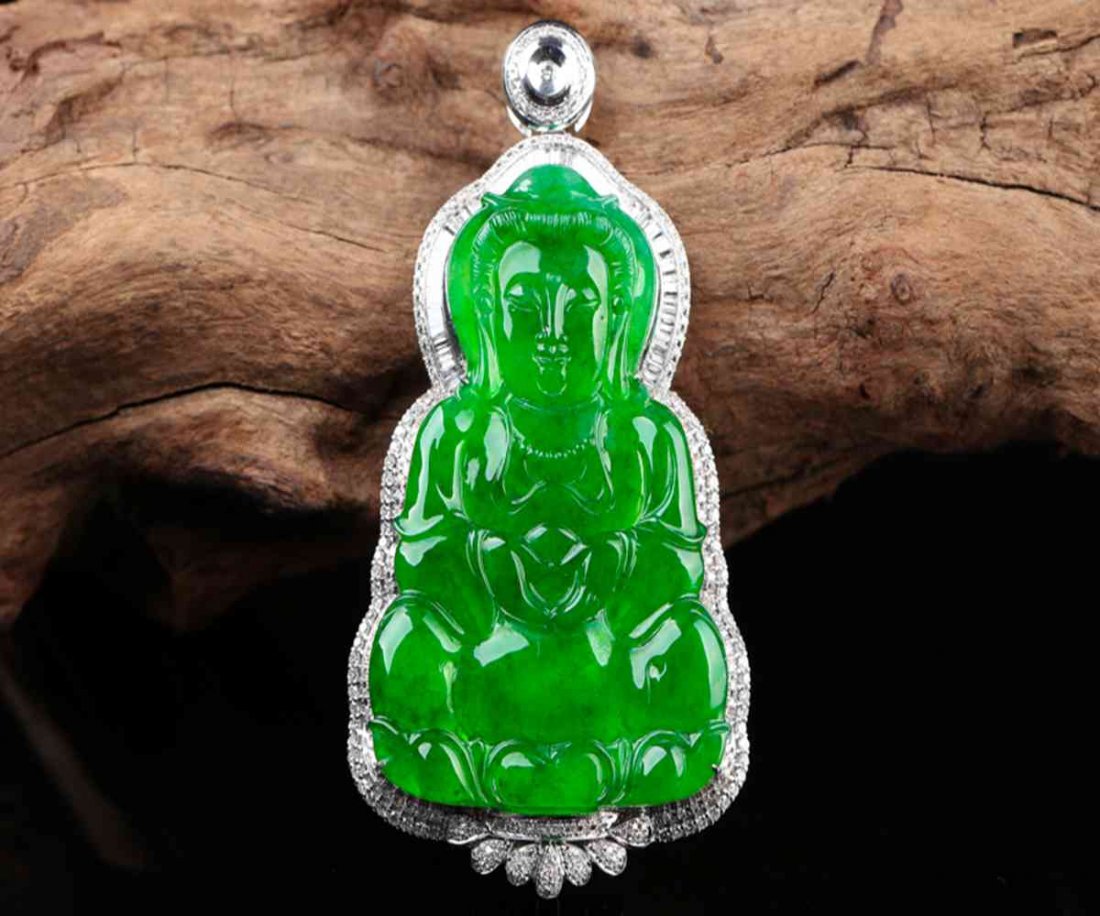 Myanmar Natural Jade Jade Guanyin 18K Gold Diamond Inla: Myanmar Natural Jade Jade Guanyin 18K Gold Diamond Inlay 29.86gMaterial A cargo jadeVariety IceOrigin MyanmarStyle PendantAvalokitesvaraWeight 29.86g