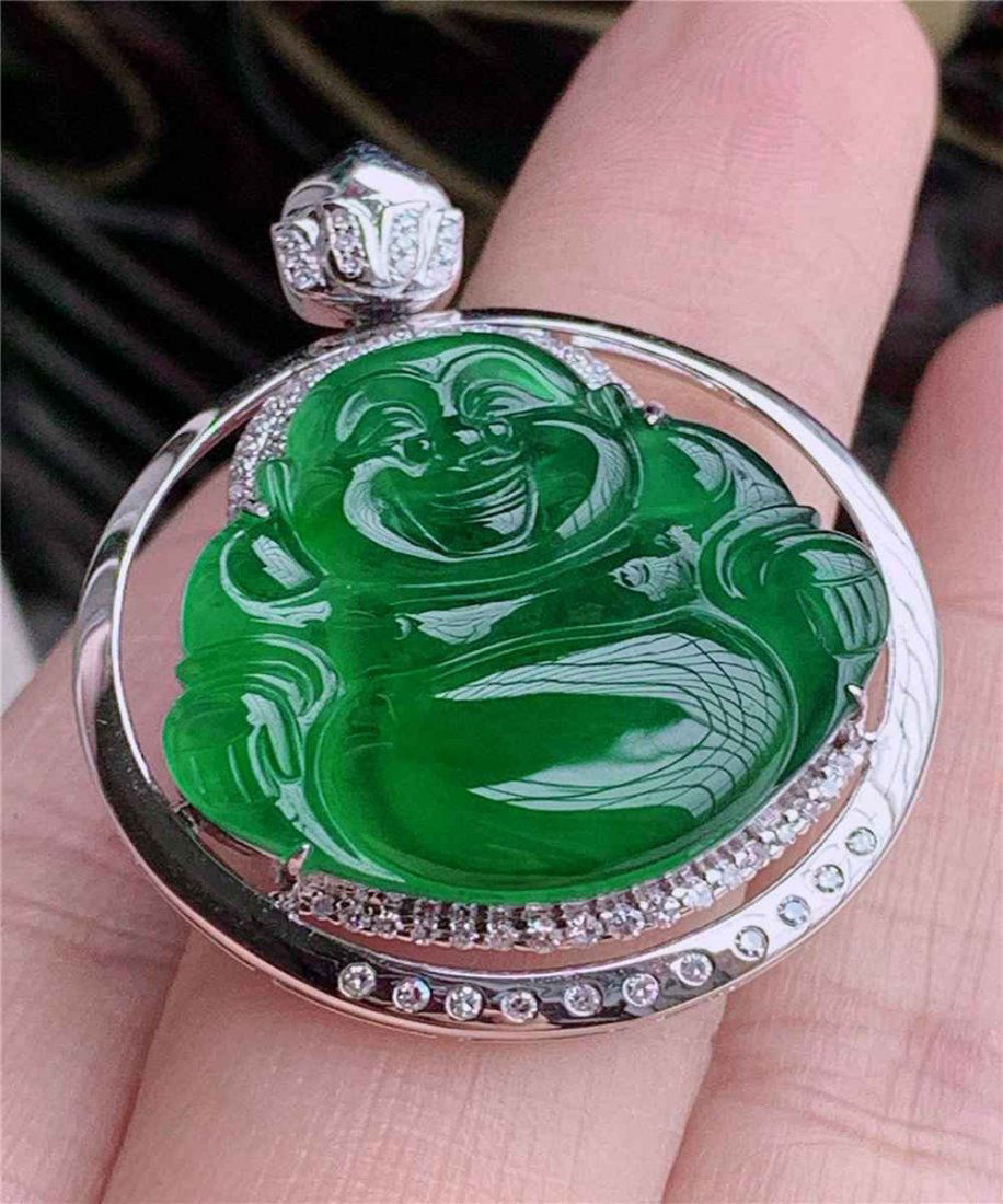 Myanmar Natural Pendant 18K Gold With Diamond Inlay 10. (1 of 8)