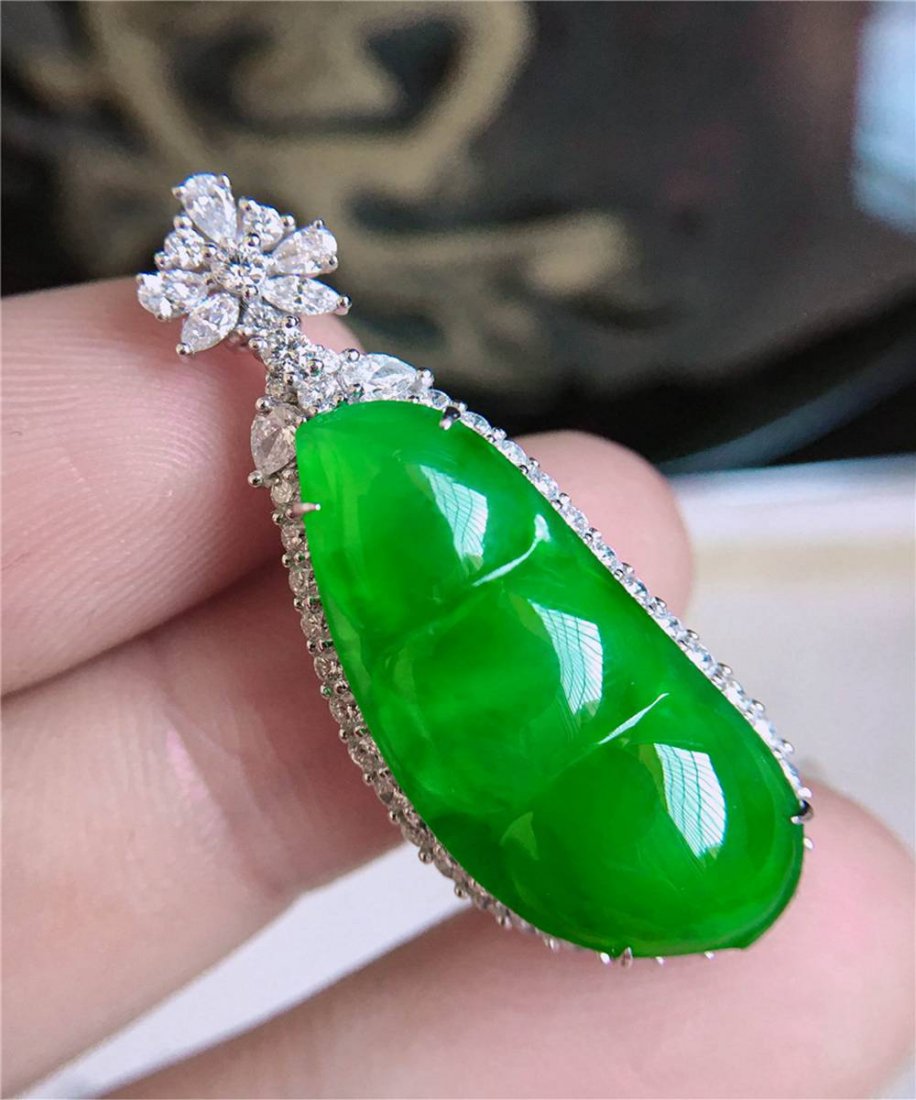 Myanmar Natural Jade Pendant 18K Gold With Diamond Inla (1 of 7)