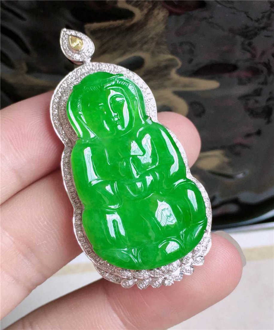 Myanmar Natural Jade Pendant 18K Gold With Diamond Inla (1 of 5)