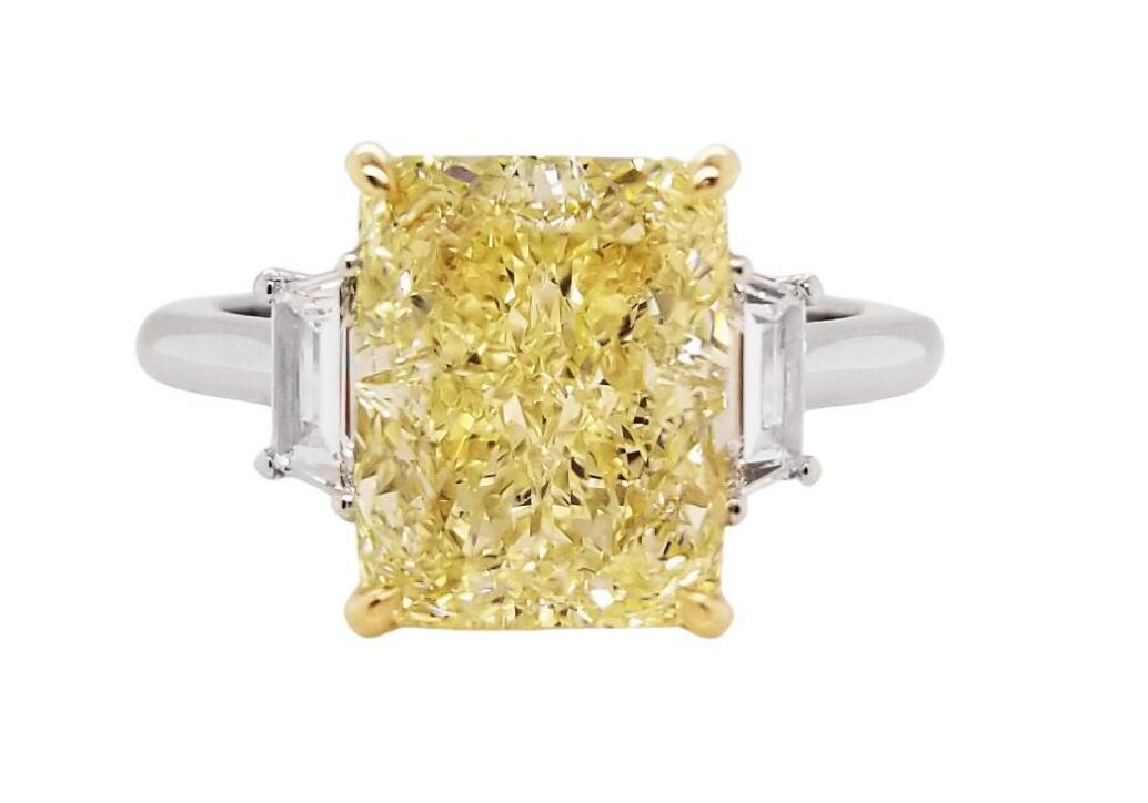 SCARSELLI 5 Carat Fancy Light Yellow Diamond Ring in Platinum & 18k (1 of 1)