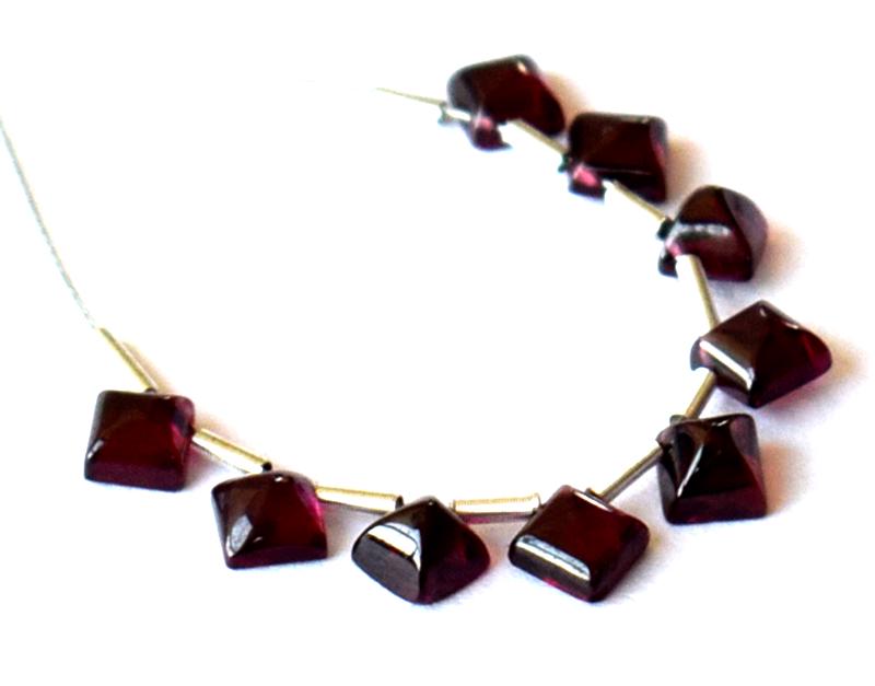GARNET BEADS - SQUARE CABOCHONES - TASSEL: " TASSEL"- means the drilled pieces of gemstones are loosely attached with a wire , ideally you can use it to create of of a kind jewelry . STONE : NATURAL EARTH MINED GARNET SQUARE CUSHION SHAPE BEAD