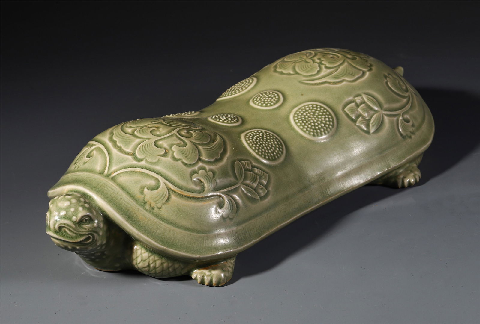A CHINESE PORCELAIN CELADON GLAZE TORTOISE TABLE ITEM (1 of 7)