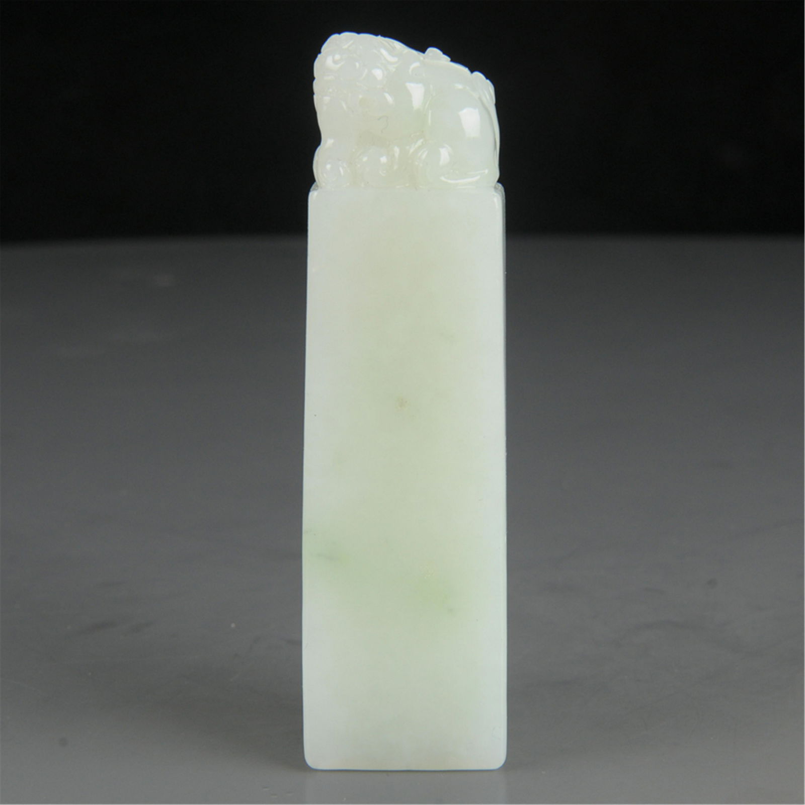 A CHINESE WHITE HETIAN JADE SEAL (1 of 3)