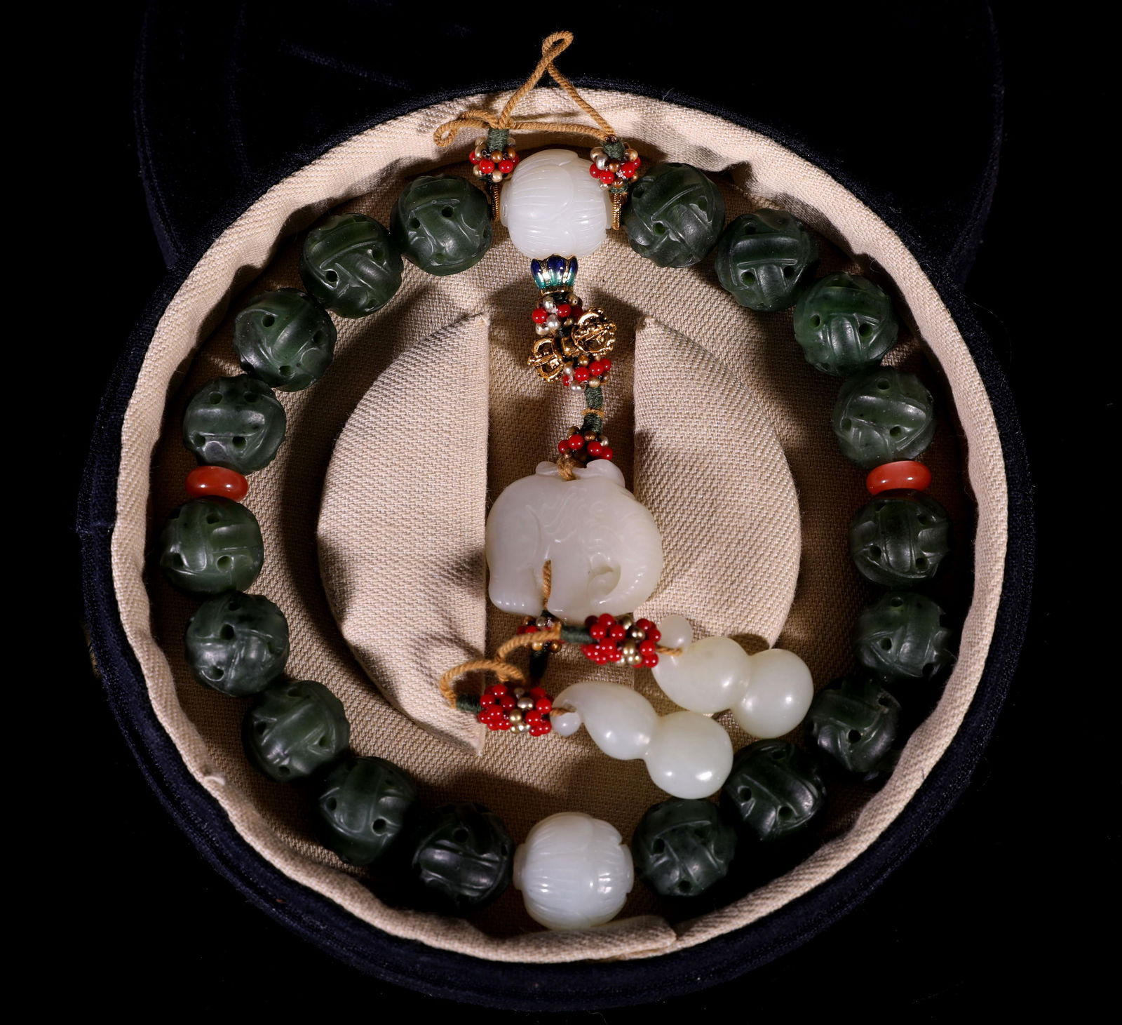 CHINESE EIGHTEEN SPINACH JADE BEAD BUDDHIST BRACELET (1 of 6)