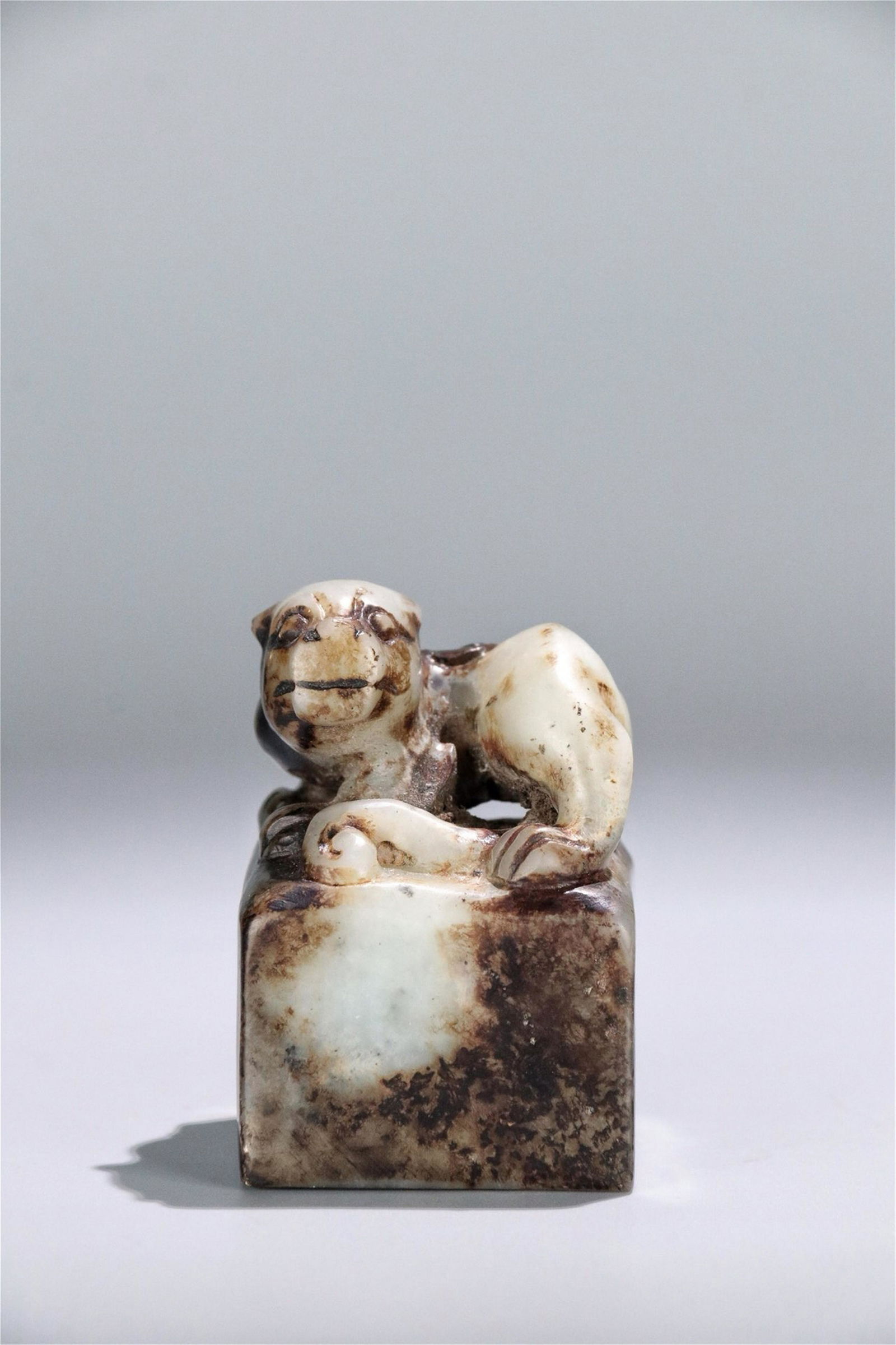 CHINESE NRPHRITE JADE BEAST SEAL (1 of 9)