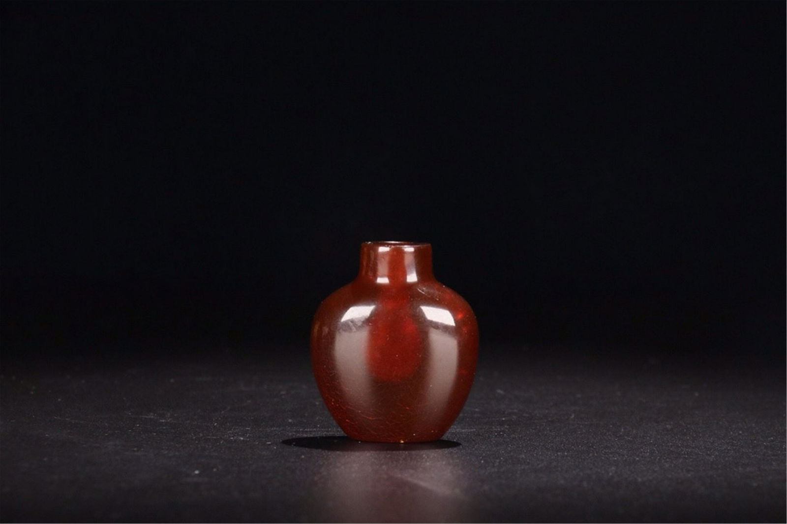 CHINESE RED AGATE SNUFF BOTTLE (1 of 9)