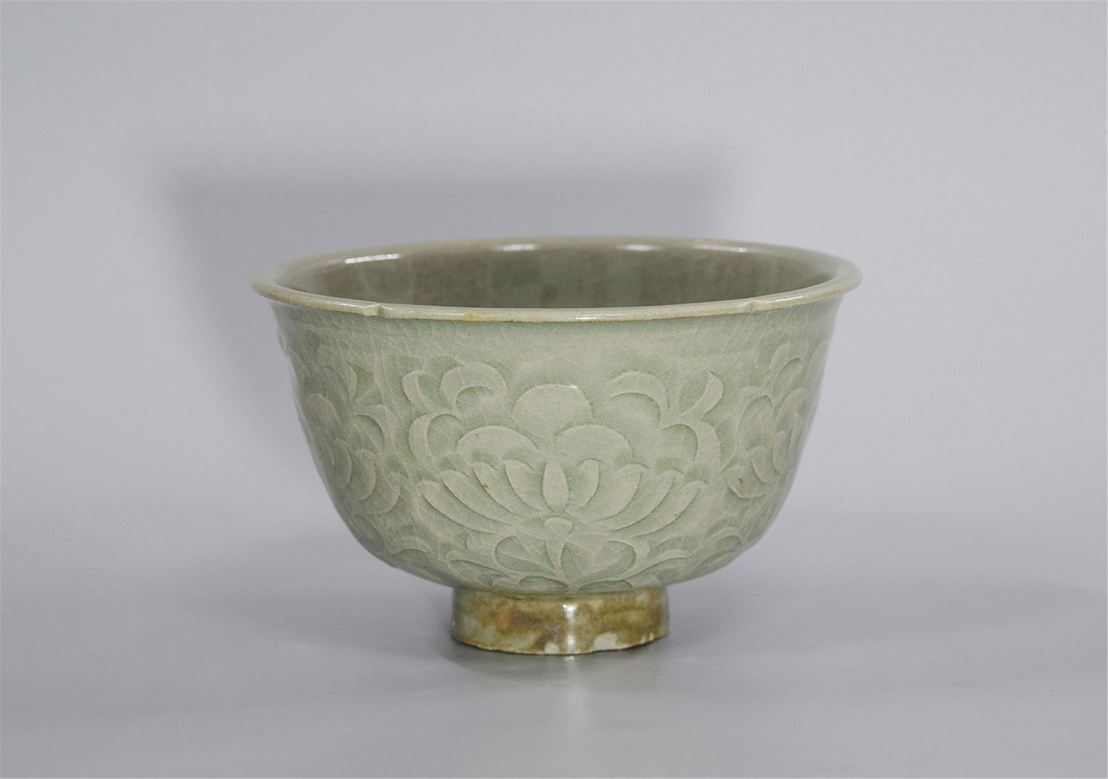 CHINESE PORCELAIN YAOZHOU ENGRAVED FLOWER BOWL SONG (1 of 5)