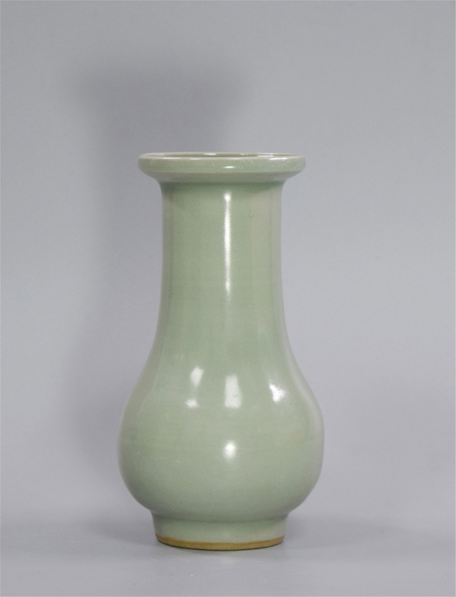 CHINESE PORCELAIN CELADON GLAZE ZUN VASE MING DYNASTY (1 of 4)