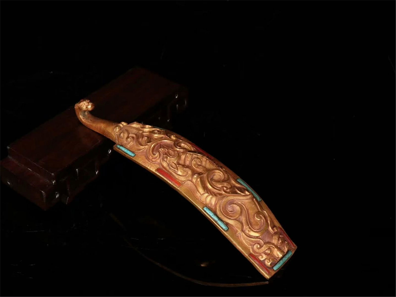 CHINESE TURQUOISE INLAID GILT BRONZE DRAGON BELT HOOK (1 of 9)