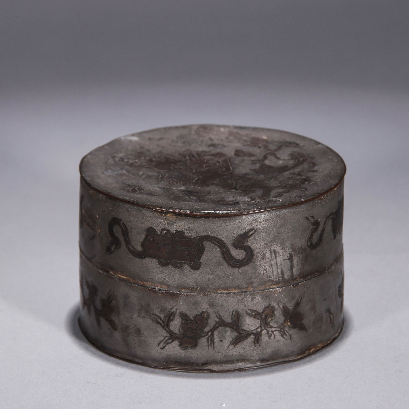 CHINESE BRONZE INLAID TIN LIDDED ROUND CASE (1 of 10)