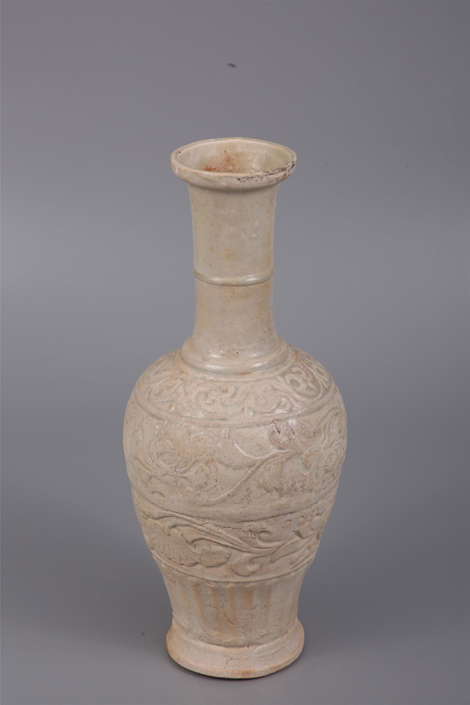 CHINESE PORCELAIN WHITE GLAZE ENGRAVED FLOWER VASE (1 of 8)