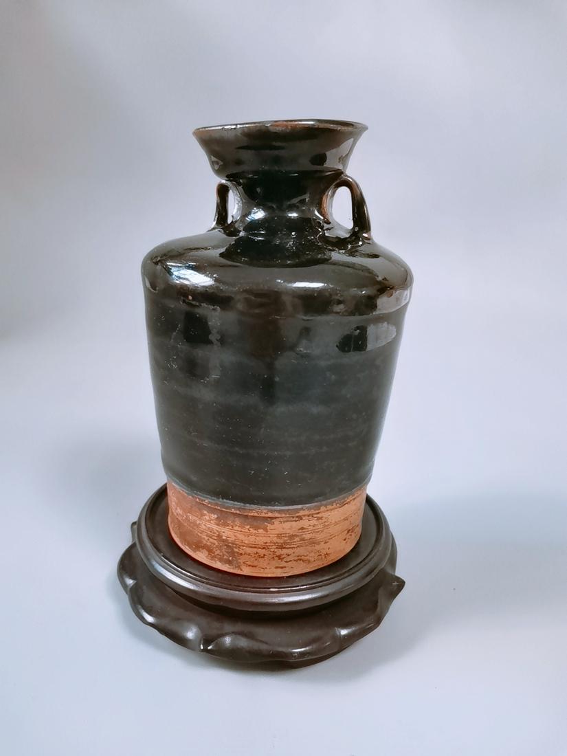 CHINESE PORCELAIN BLACK GLAZE WATER VASE (1 of 6)