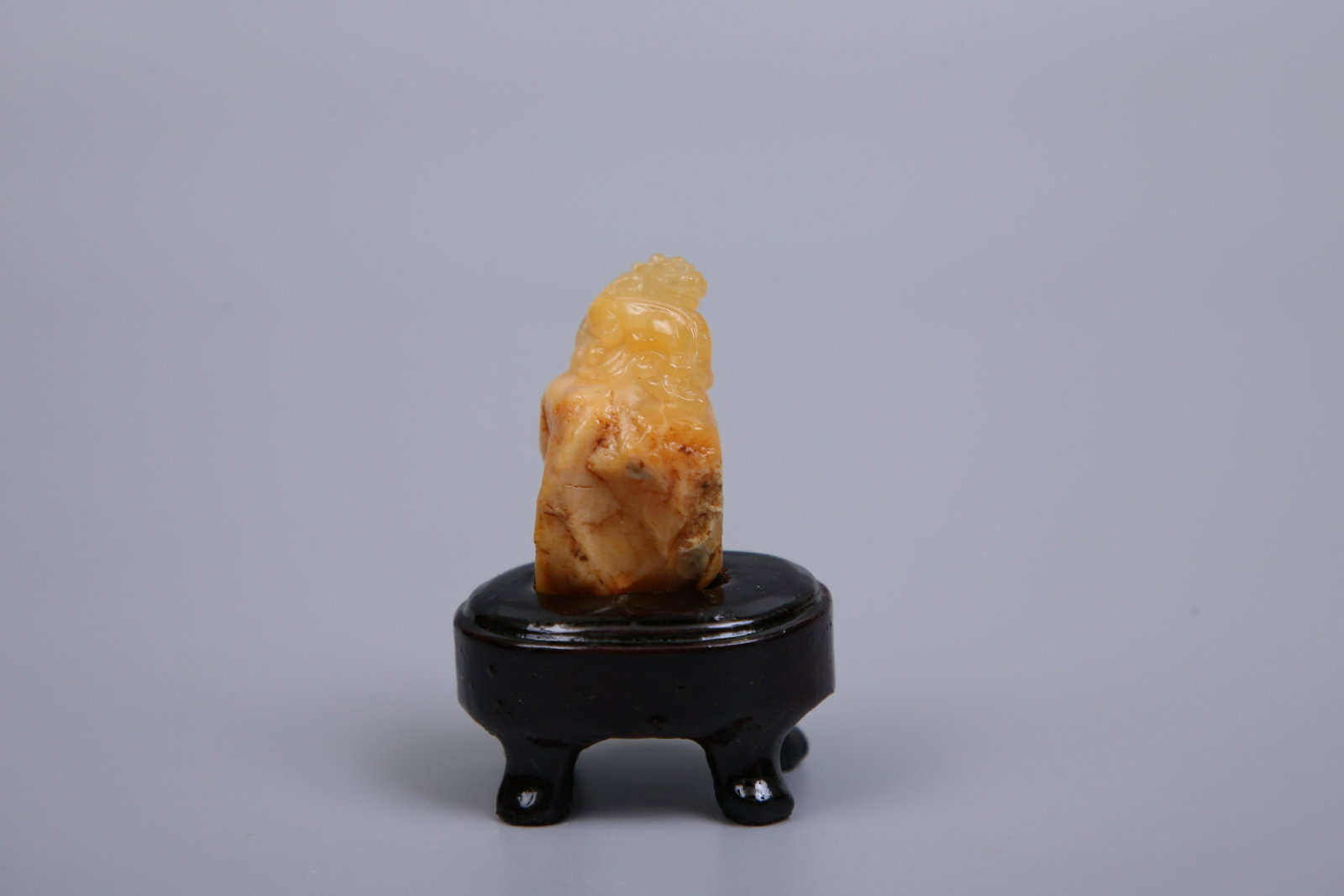 CHINESE SOAPSTONE TIANHUANG SCHOLAR ROCK: CHINESE SOAPSTONE TIANHUANG SCHOLAR ROCK. Weight 22.4 gram. Shipping cost $30 to US 48 states and $100 for oversea International delivery. Local pickup at our office available but need pay in advance.