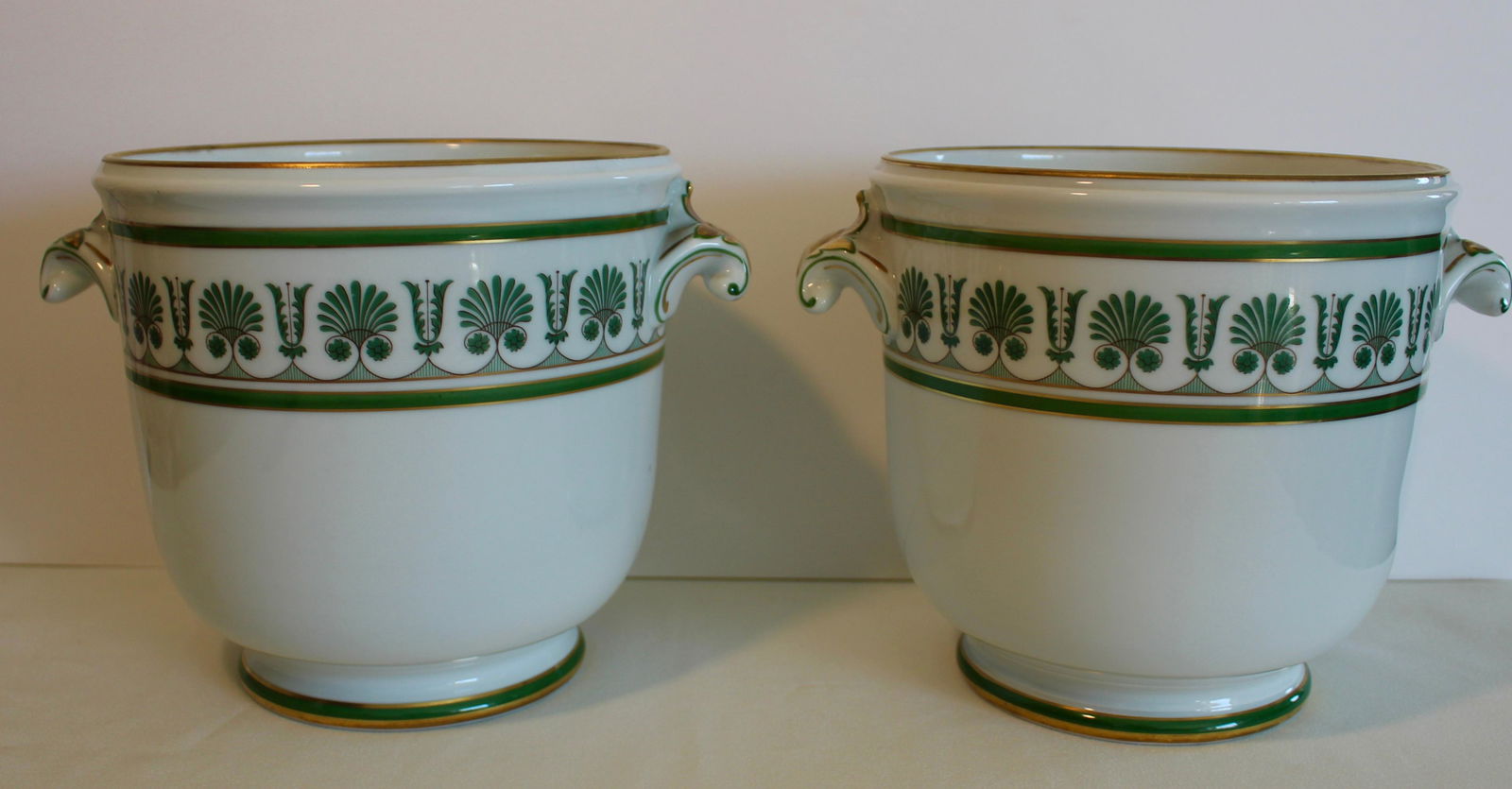 Pair Ginori Anthenium Cache Pots (1 of 5)