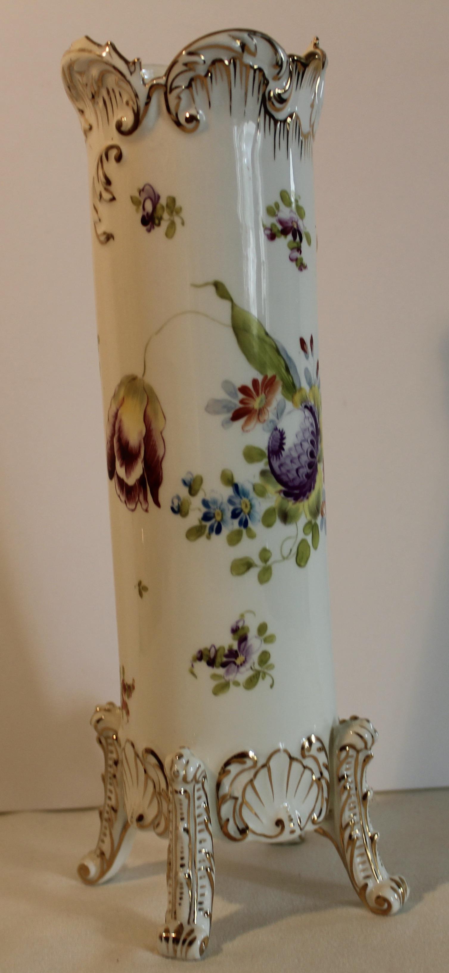DRESDEN FLOWER VASE (1 of 3)