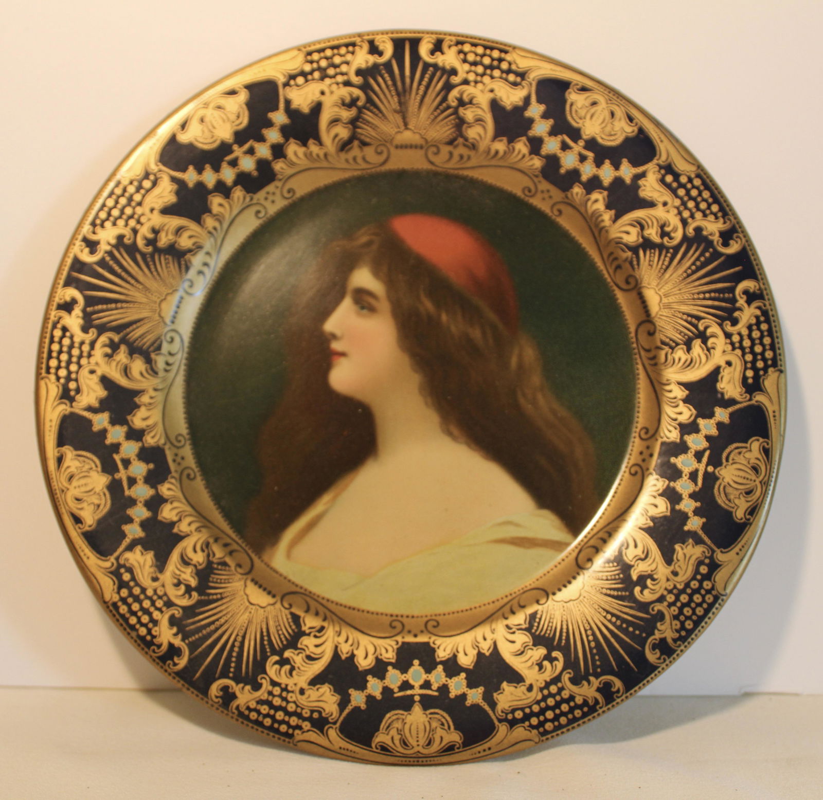 ROYAL VIENNA ART TIN FROM COCA COLA COMPANY (1 of 3)