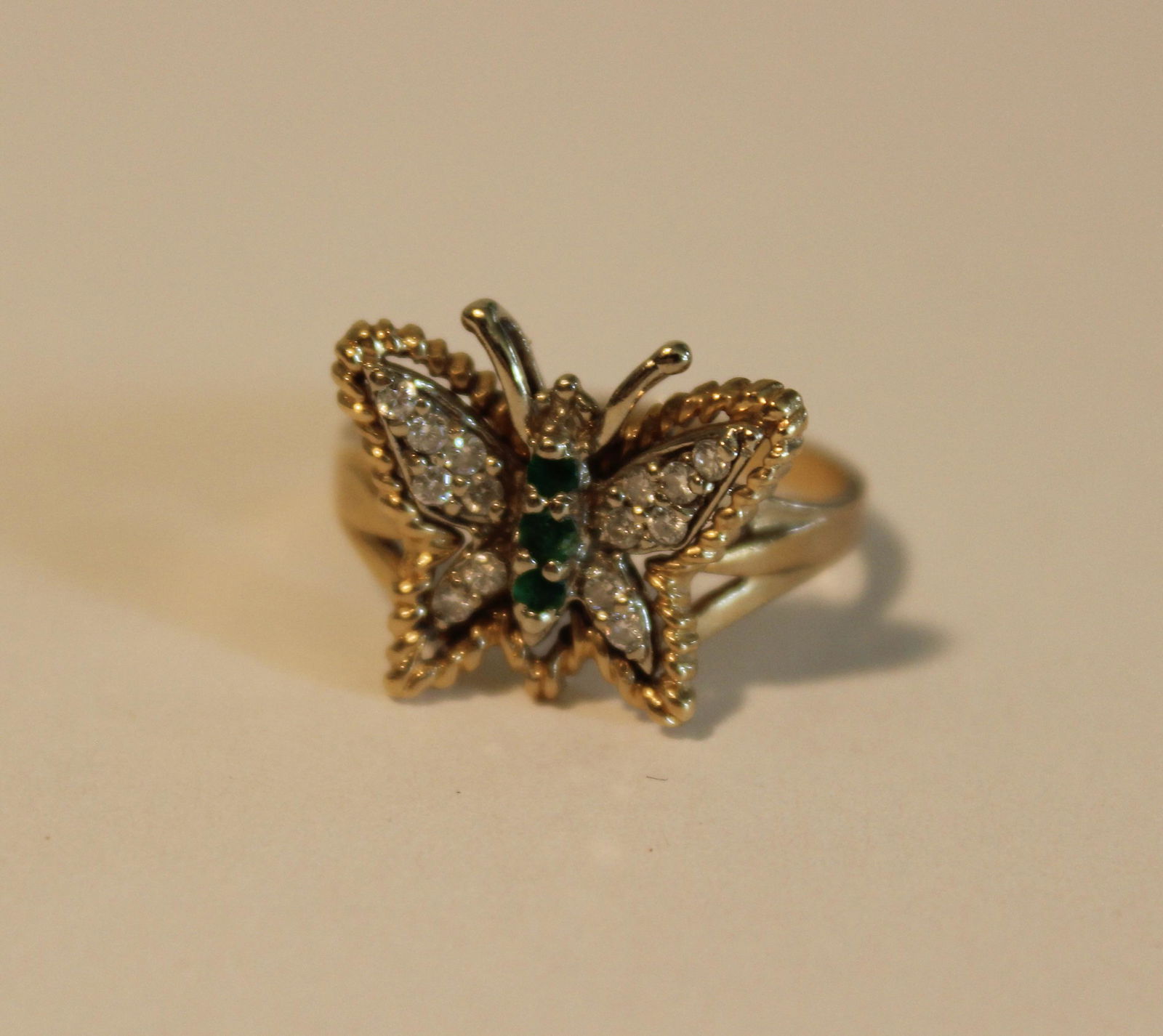 14K DIAMOND EMERALD BUTTERFLY RING (1 of 2)
