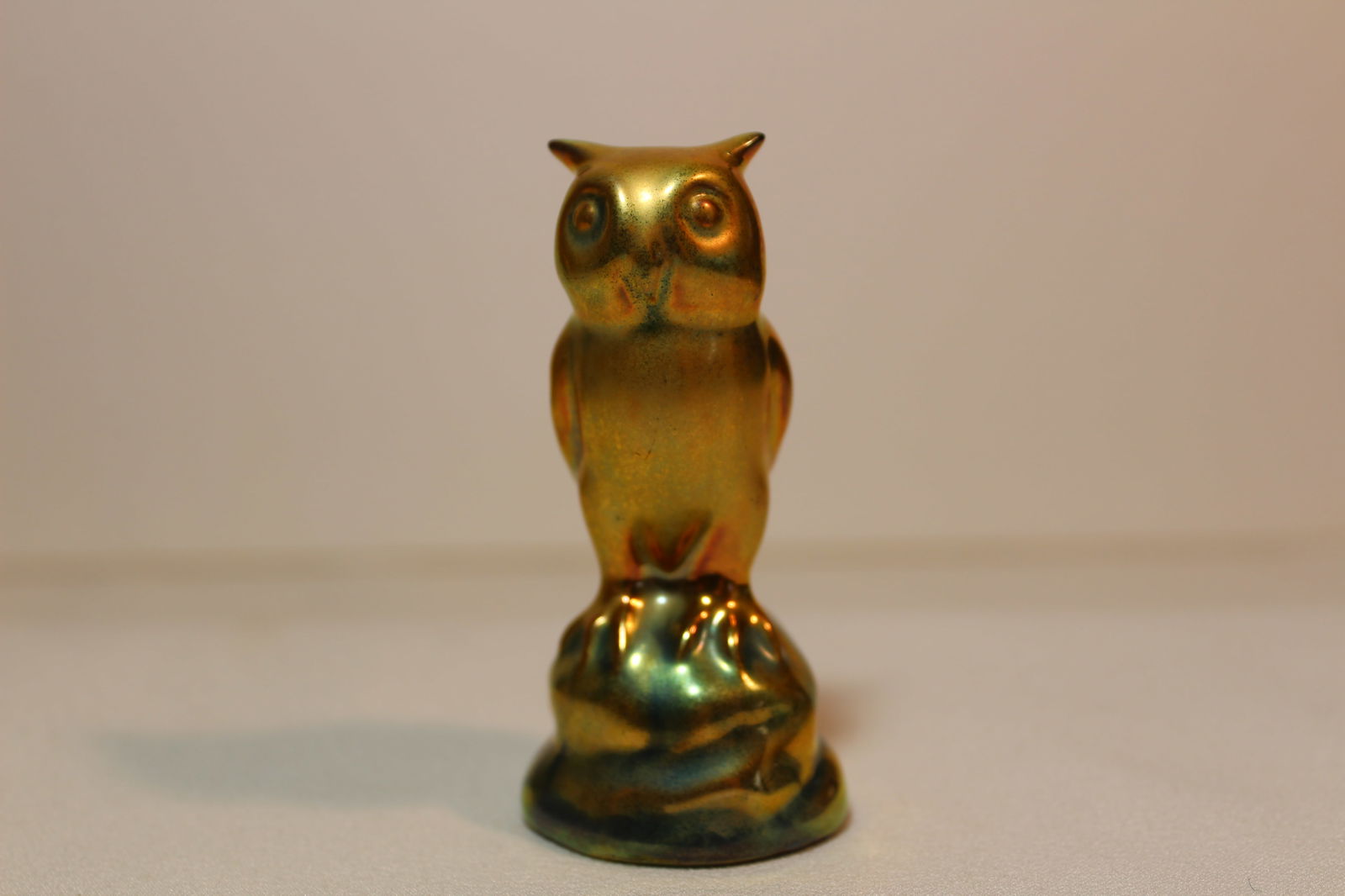 ZSOLNAY OWL: Small Zsolnay iridescent owl.