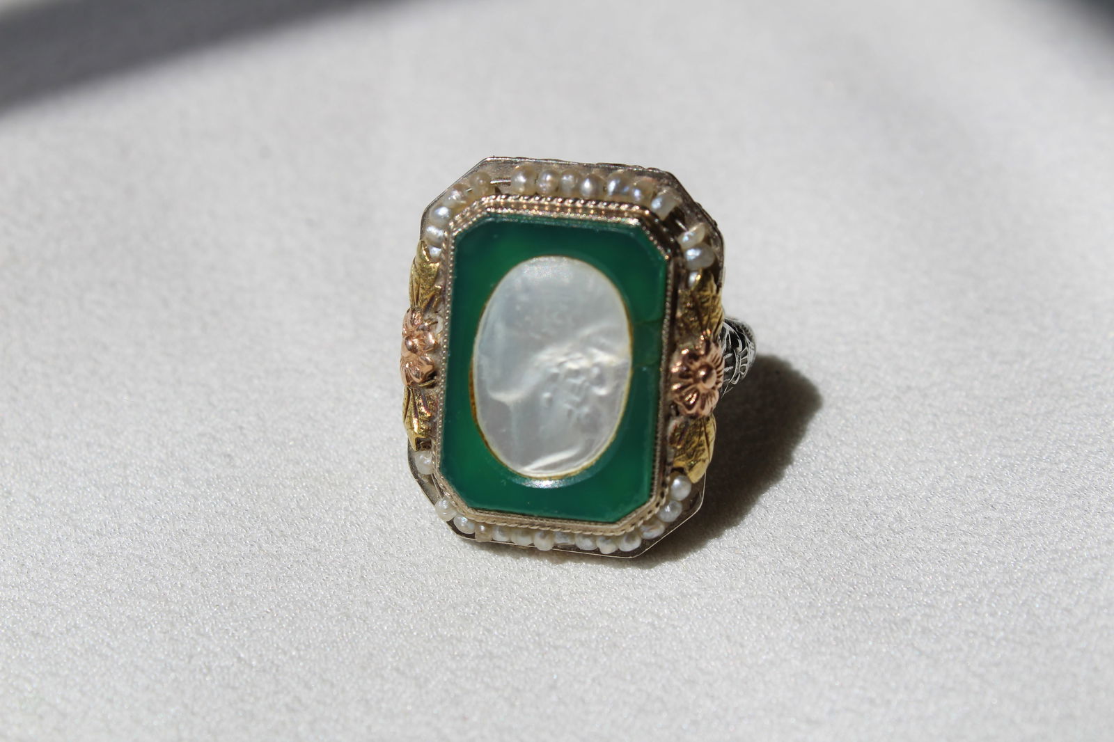 EDWARDIAN 14K GOLD MOTHER OF PEARL INTAGLIO RING (1 of 4)