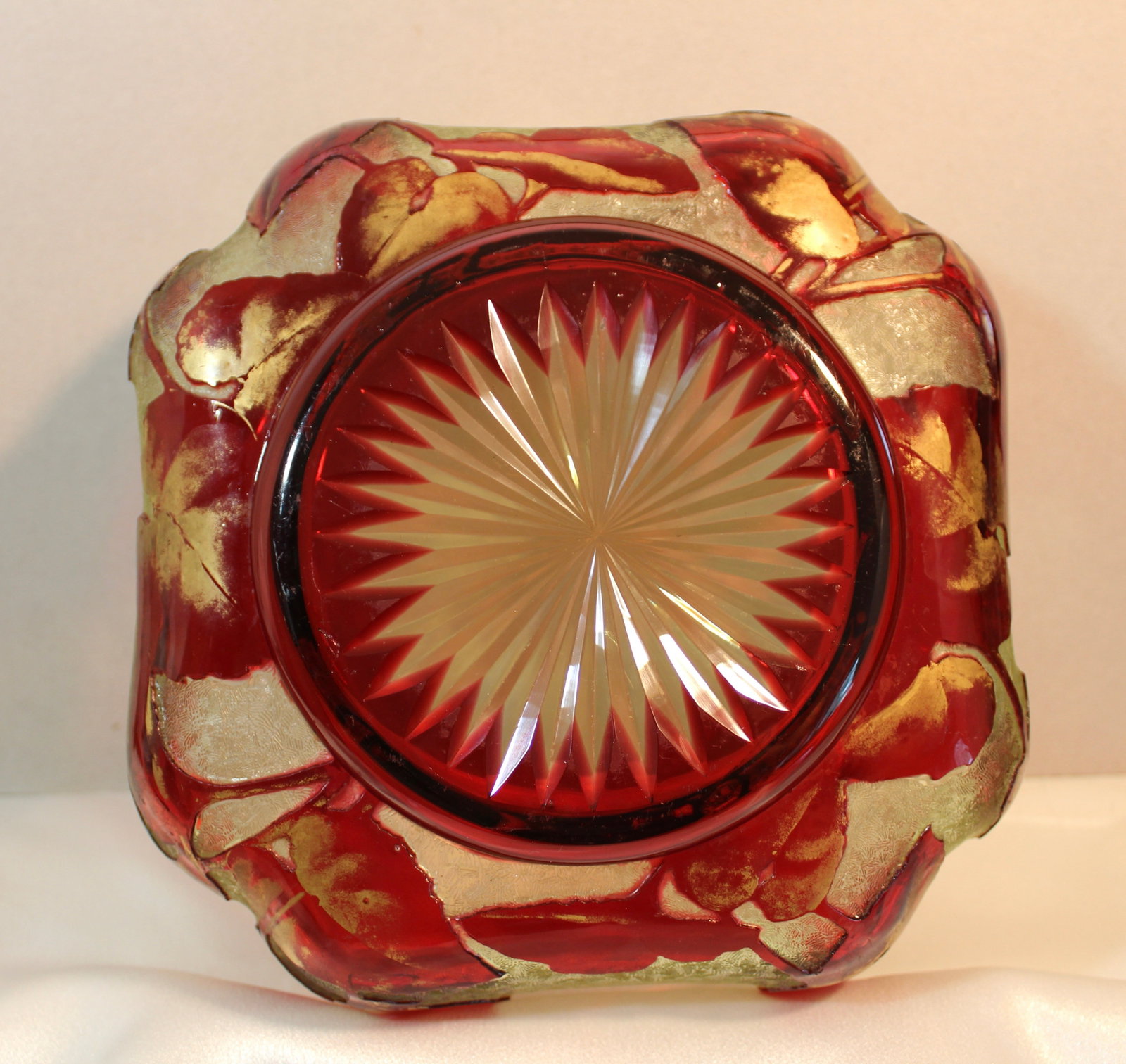BACCARAT LARGE CAMEO GLASS BOWL: Beautiful antique cameo glass bowl with red flowers surrounding the outside with gold gilt highlights.