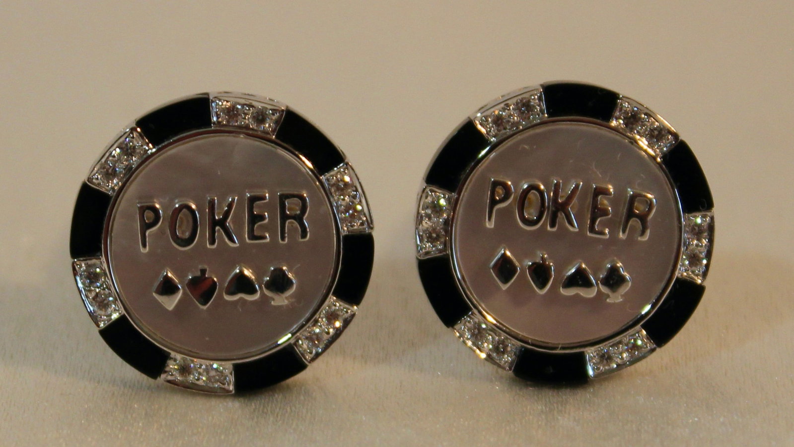 POKER DESIGN 18K DIAMOND CUFFLINKS (1 of 4)